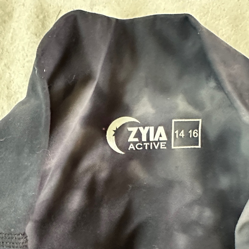 ZYIA Black and Gray Activewear - Picture 2 of 2